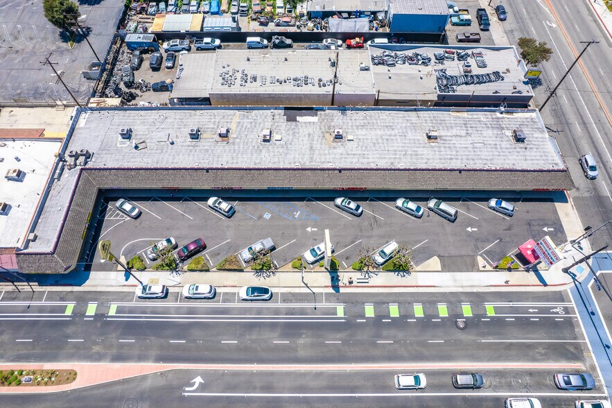 17401-17429 Bellflower Blvd, Bellflower, CA à louer - Photo de l’immeuble – Image 2 sur 14