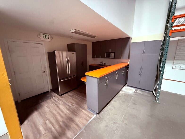 4855 Joule St, Reno, NV à louer - Photo de l’immeuble – Image 2 sur 11