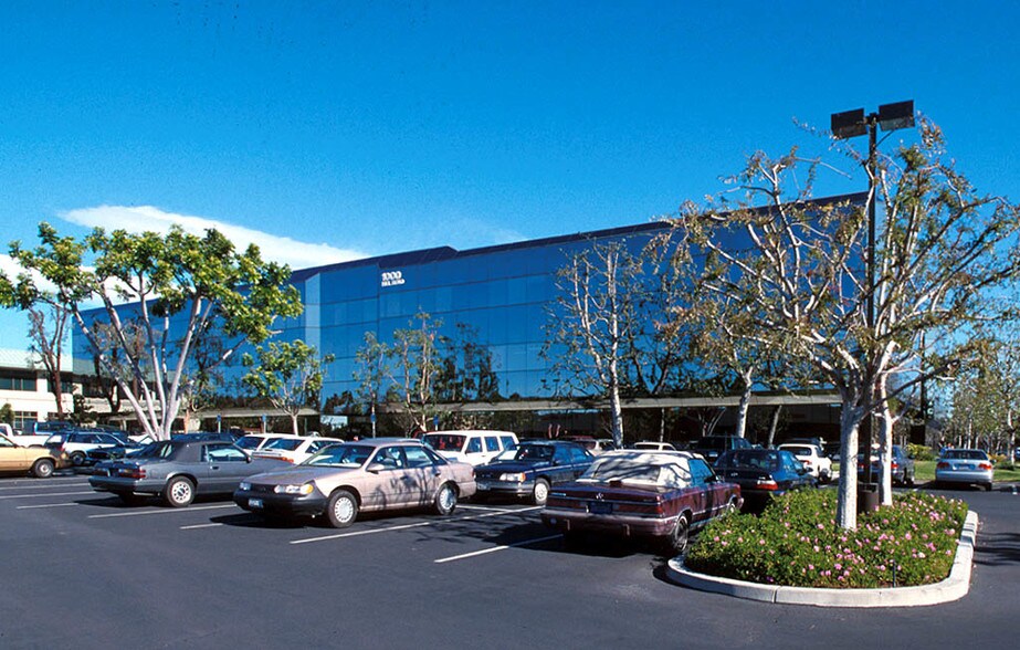 1000 S Hill Rd, Ventura, CA à louer - Photo de l’immeuble – Image 1 sur 7
