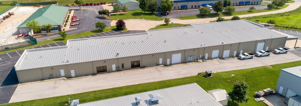 135 Hamilton Industrial Ct, Wentzville, MO à louer - Photo de l’immeuble – Image 3 sur 4