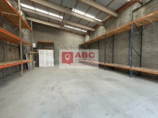 Plus de détails pour Local d'activités à louer