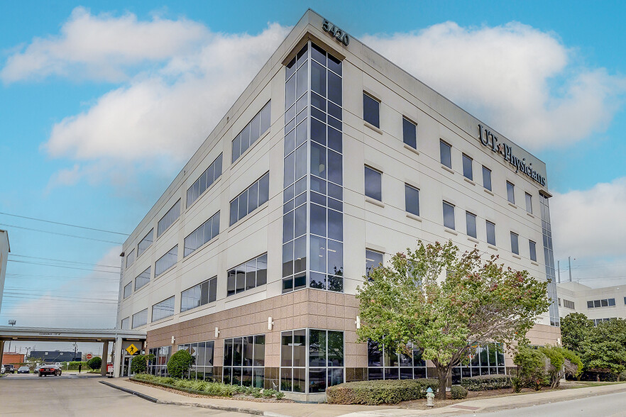 5420 West Loop S, Bellaire, TX à louer - Photo de l’immeuble – Image 2 sur 7