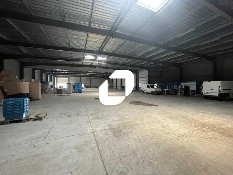 Local d’activités dans Le Haillan à louer - Photo intérieure – Image 2 sur 8