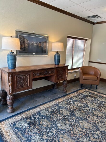 102 N Shiloh Rd, Garland, TX à louer - Photo intérieure – Image 2 sur 14