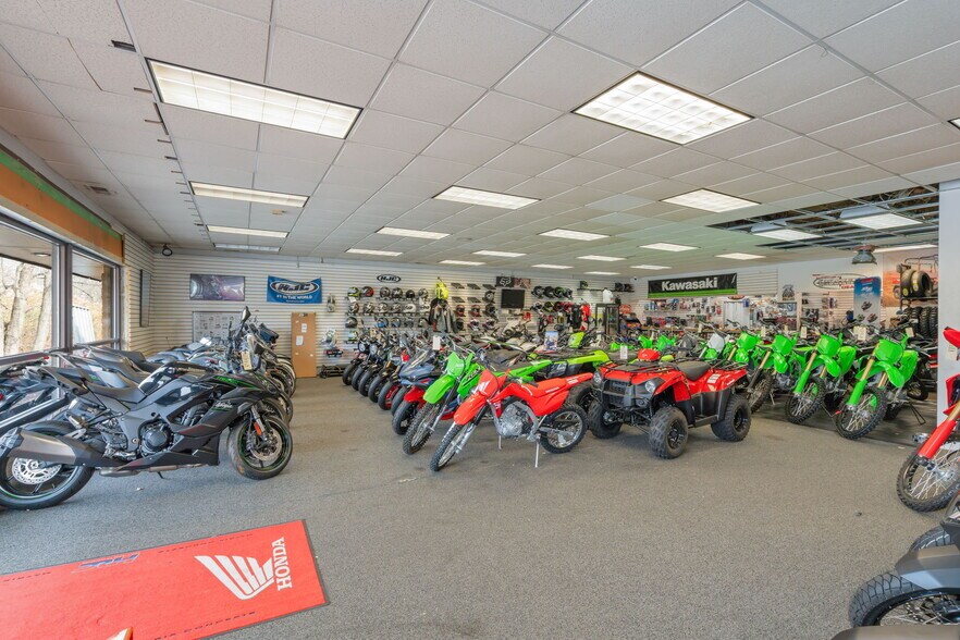 49 Main St, North Reading, MA à vendre - Photo de l’immeuble – Image 3 sur 9