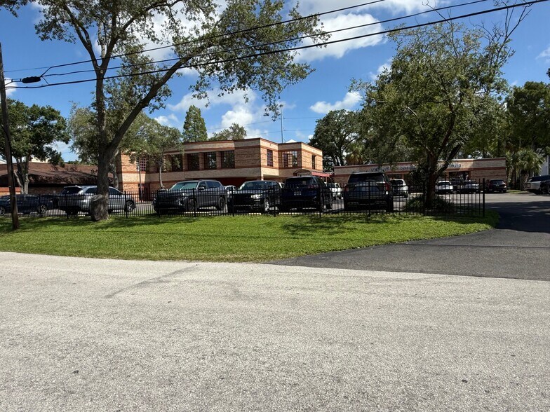 2715 W Virginia Ave, Tampa, FL à vendre - Photo de l’immeuble – Image 3 sur 16