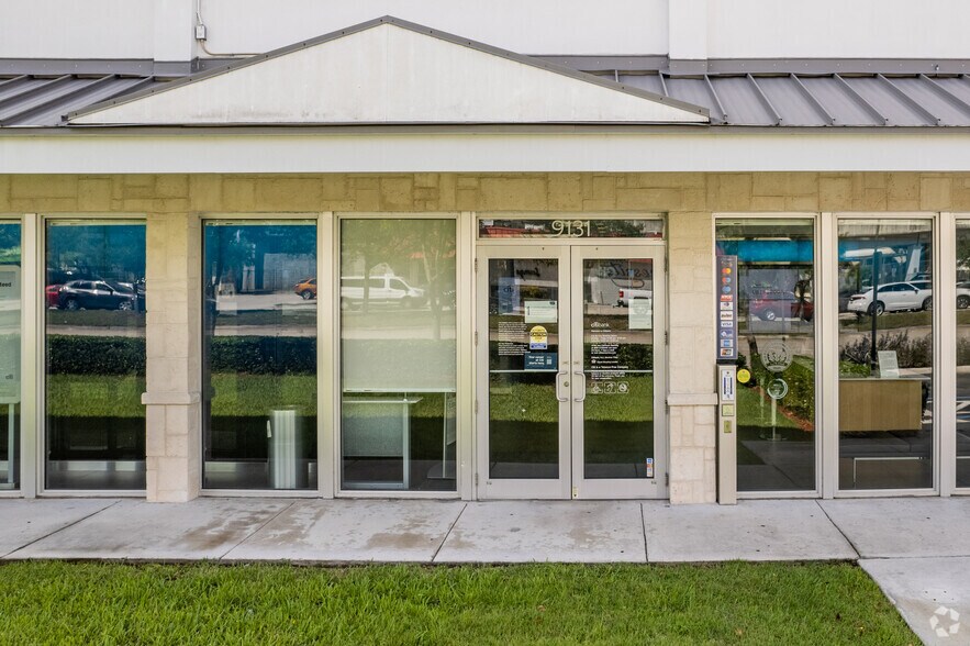 9171 S Dixie Hwy, Pinecrest, FL à louer - Photo de l’immeuble – Image 3 sur 7