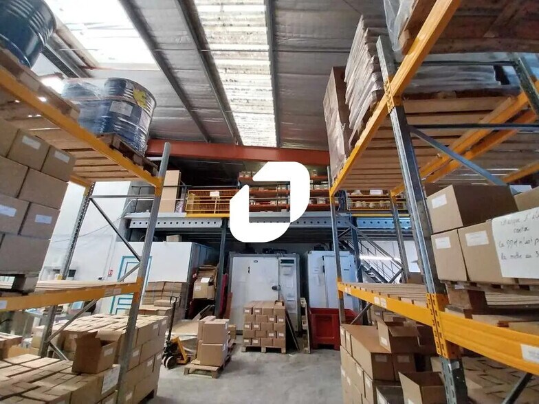 Local d’activités dans Portiragnes à louer - Photo de l’immeuble – Image 3 sur 13