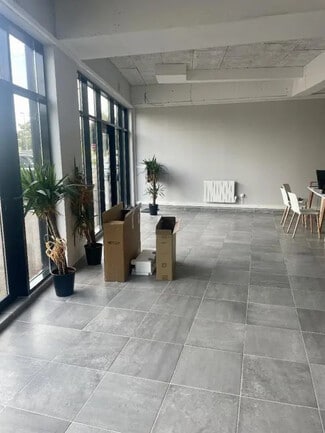 Plus de détails pour Local commercial à louer