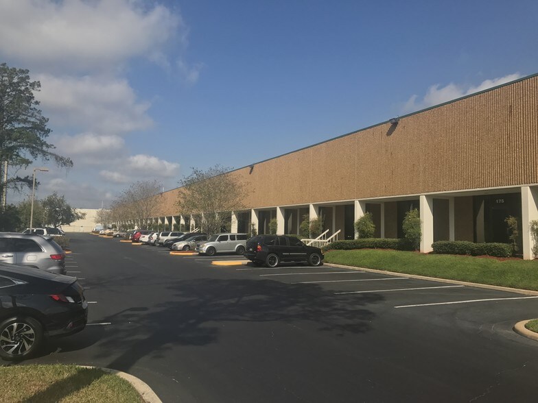 2400 Sand Lake Rd, Orlando, FL à louer - Photo de l’immeuble – Image 2 sur 8