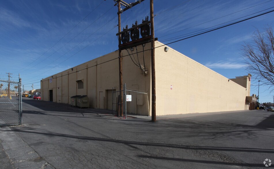 5511-5595 Alameda Ave, El Paso, TX à louer - Photo de l’immeuble – Image 2 sur 8