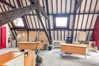 Queens Rd, Aldershot à louer Photo intérieure– Image 2 sur 8