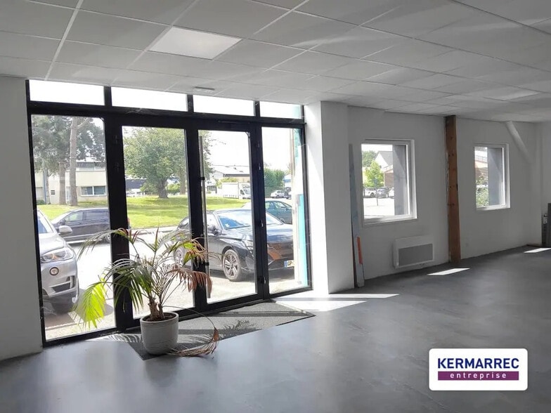 Local d’activités dans Pacé à louer - Photo de l’immeuble – Image 3 sur 9