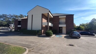 1228 N Logan St, Texas City, TX à louer Photo intérieure– Image 1 sur 18