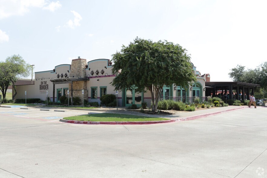 1890 S Stemmons Fwy, Lewisville, TX à louer - Photo de l’immeuble – Image 2 sur 10