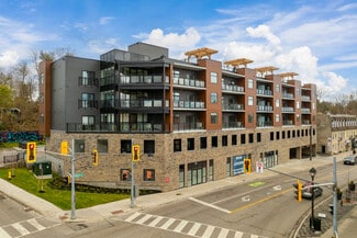 Plus de détails pour 16 Queen St W, Cambridge, ON - Local commercial à louer