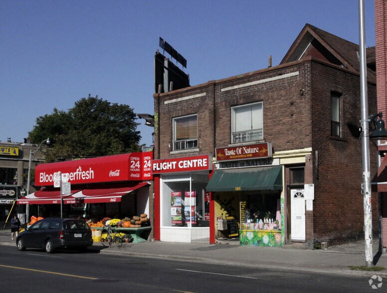 380-384 Bloor St W, Toronto, ON à louer - Photo de l’immeuble – Image 2 sur 2