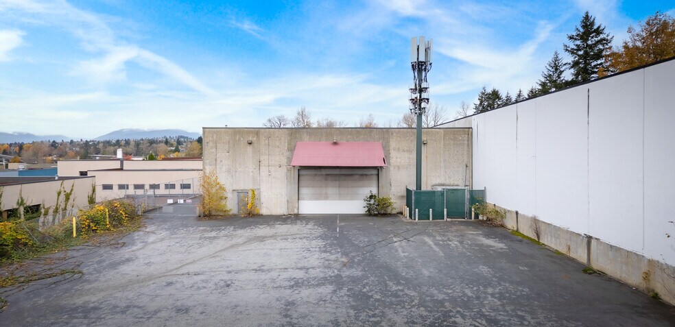 6990 Greenwood St, Burnaby, BC à louer - Photo de l’immeuble – Image 3 sur 7