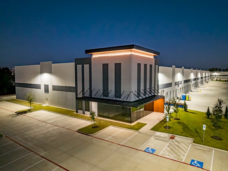 1107 Conveyor Ln, Dallas, TX à louer - Photo de l’immeuble – Image 3 sur 31