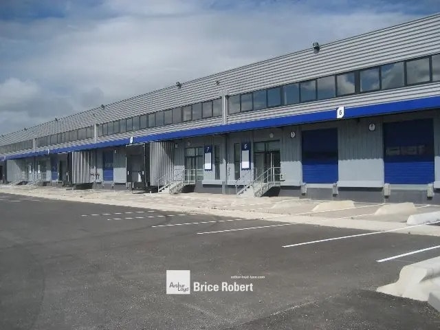 20 Rue Du Ruisseau, Saint-Quentin-Fallavier à louer Photo de l’immeuble– Image 1 sur 6