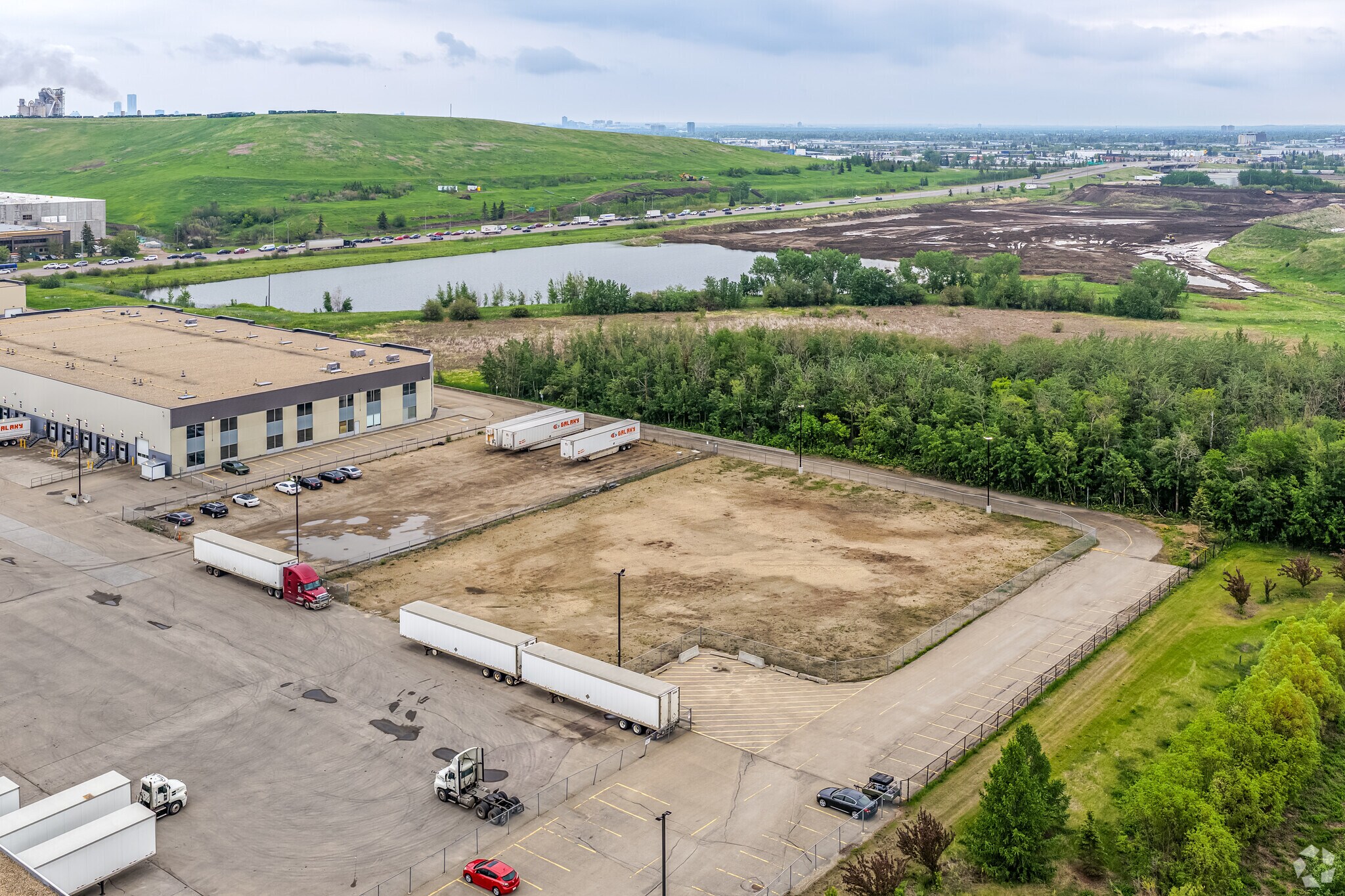 12810 170 St NW, Edmonton, AB à louer Photo principale– Image 1 sur 3