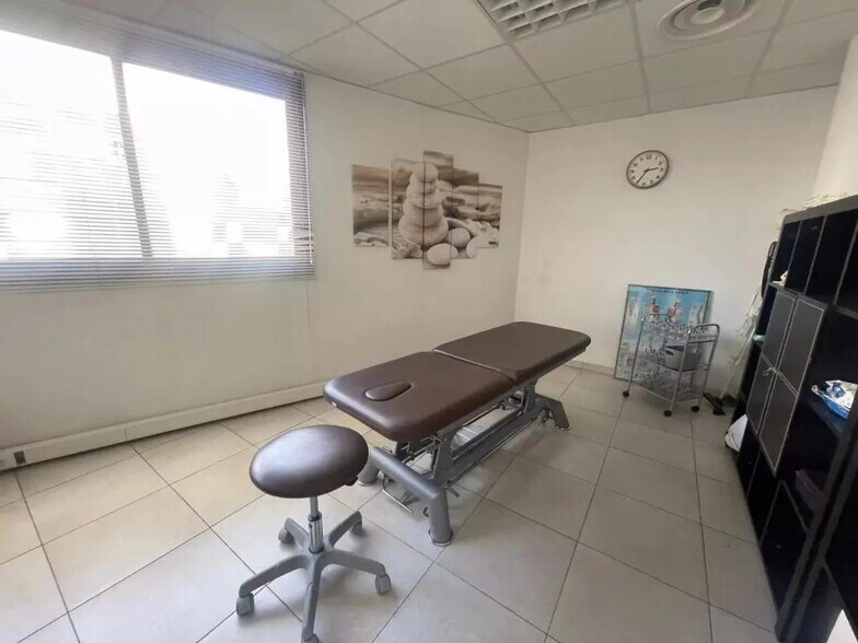 Bureau dans Cannes à louer - Photo de l’immeuble – Image 3 sur 7