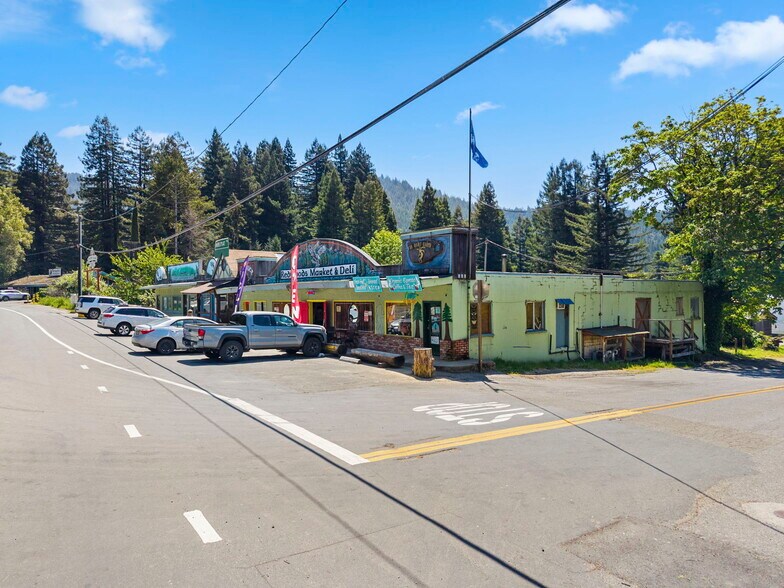 12880 Avenue of the Giants, Myers Flat, CA à vendre - Photo de l’immeuble – Image 3 sur 22