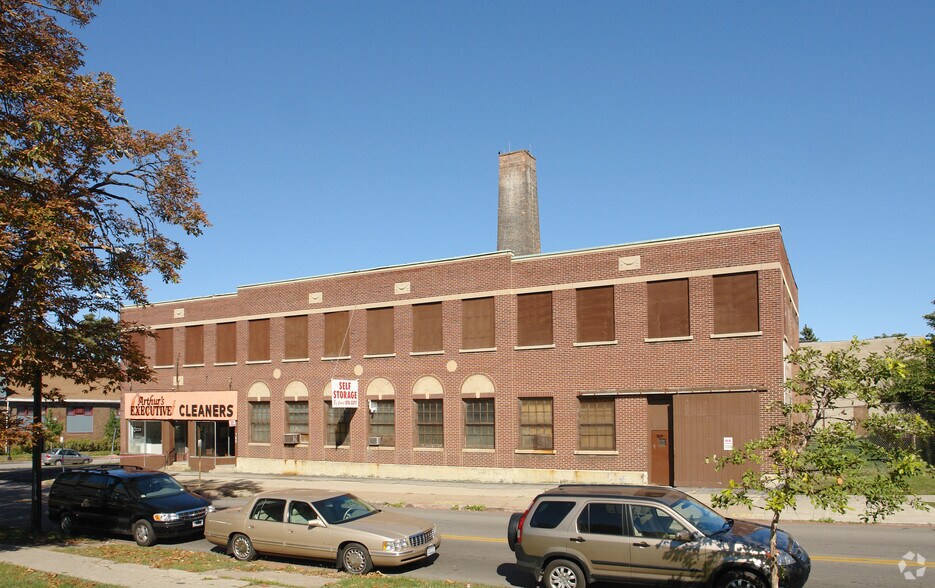 169 W Utica St, Buffalo, NY à vendre - Photo de l’immeuble – Image 3 sur 5