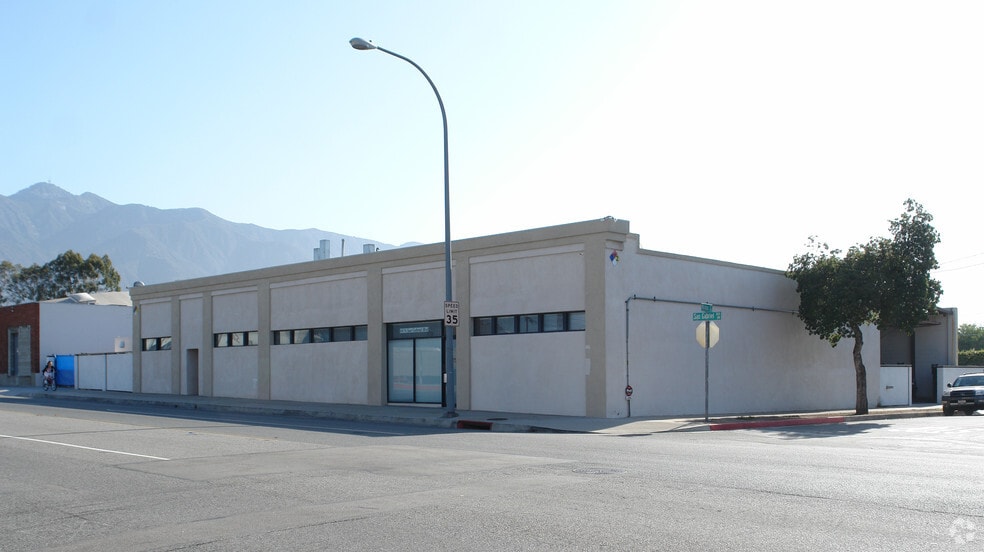 60 N San Gabriel Blvd, Pasadena, CA à vendre - Photo principale – Image 1 sur 5