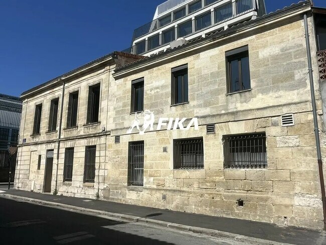 Plus de détails pour Local commercial à vendre