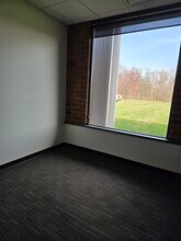 10 Strecker Rd, Ellisville, MO à louer Photo intérieure– Image 1 sur 5