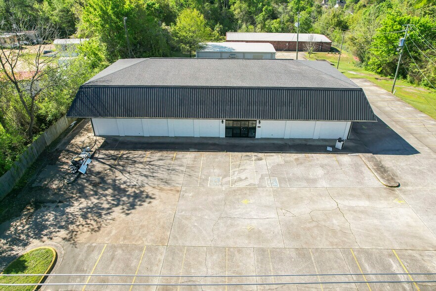 3325 University Blvd E, Tuscaloosa, AL à vendre - Photo principale – Image 1 sur 19