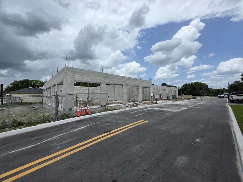 425 S Woodland Blvd, Deland, FL à vendre - Photo de l’immeuble – Image 2 sur 29