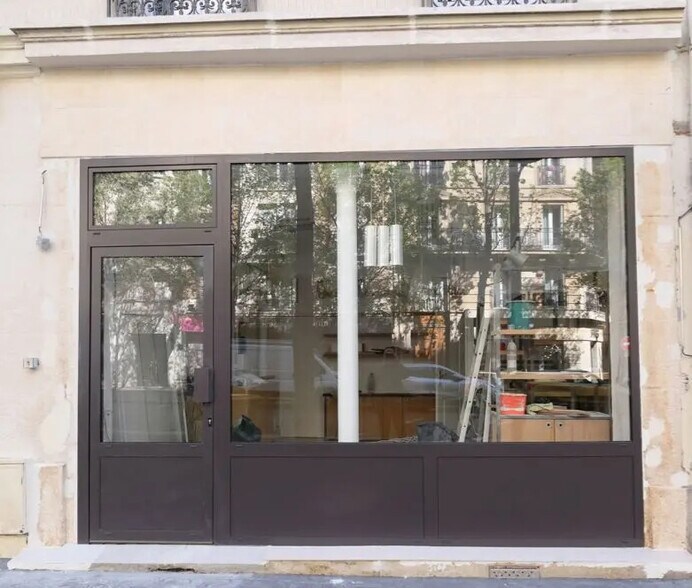Local commercial dans Paris à louer - Photo de l’immeuble – Image 1 sur 8