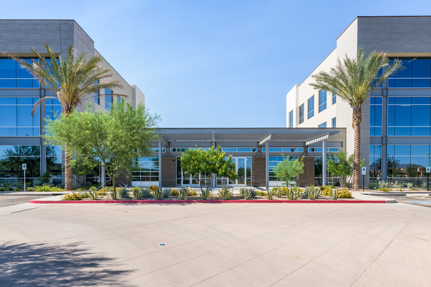 355 E Germann Rd, Gilbert, AZ à louer - Photo de l’immeuble – Image 3 sur 13