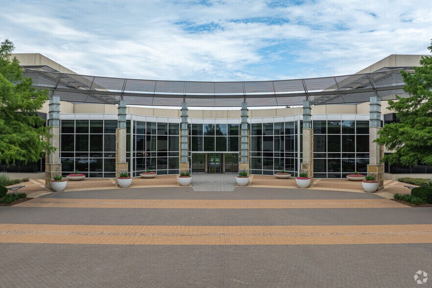 5340 Legacy Dr, Plano, TX à louer - Photo principale – Image 1 sur 33