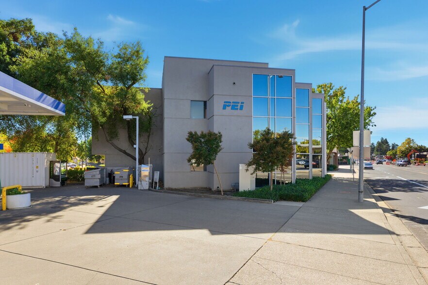 425 Merchant St, Vacaville, CA à vendre - Photo de l’immeuble – Image 2 sur 12