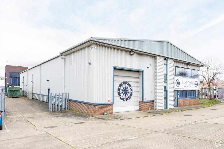 Wollaston Way, Basildon à louer - Photo principale – Image 1 sur 2