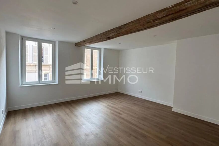 Local commercial dans Fontainebleau à louer - Photo intérieure – Image 3 sur 7