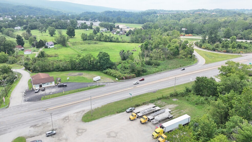 3703 US-30, Latrobe, PA à vendre - Photo de l’immeuble – Image 2 sur 30