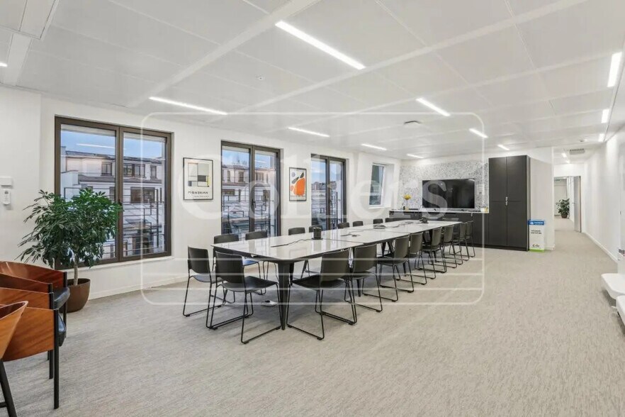 44-48 Rue Saint-Lazare, Paris à louer - Photo de l’immeuble – Image 2 sur 8