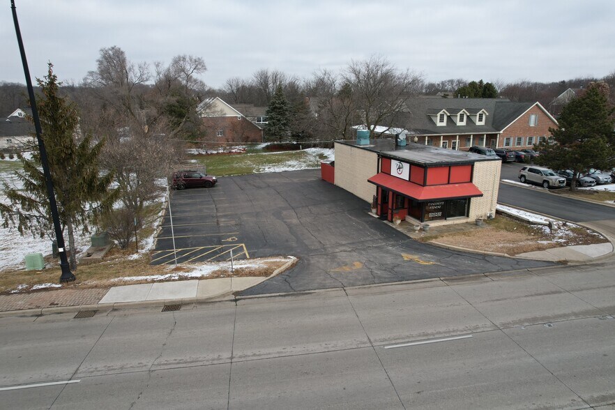 127 W Lake St, Bloomingdale, IL à vendre - Photo de l’immeuble – Image 3 sur 18