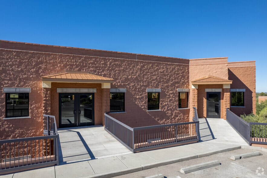 7490 N Oracle Rd, Tucson, AZ à vendre - Photo de l’immeuble – Image 3 sur 5