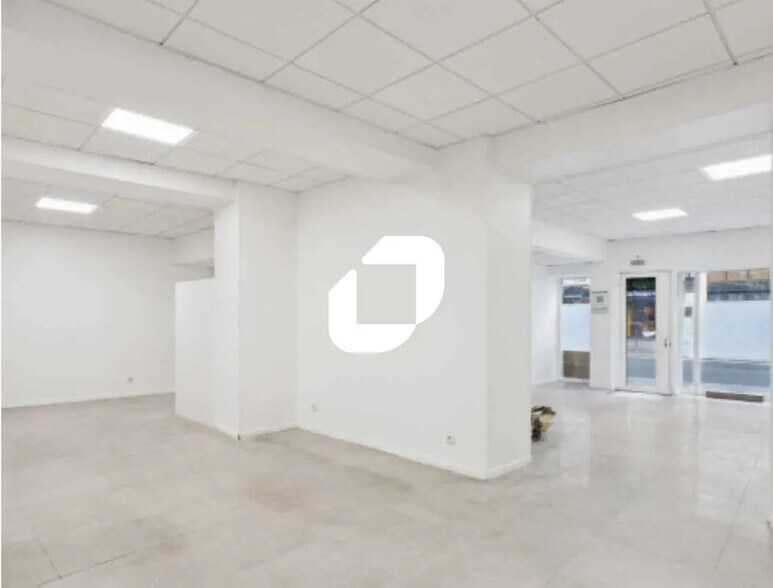 Local commercial dans Paris à louer - Photo de l’immeuble – Image 2 sur 2