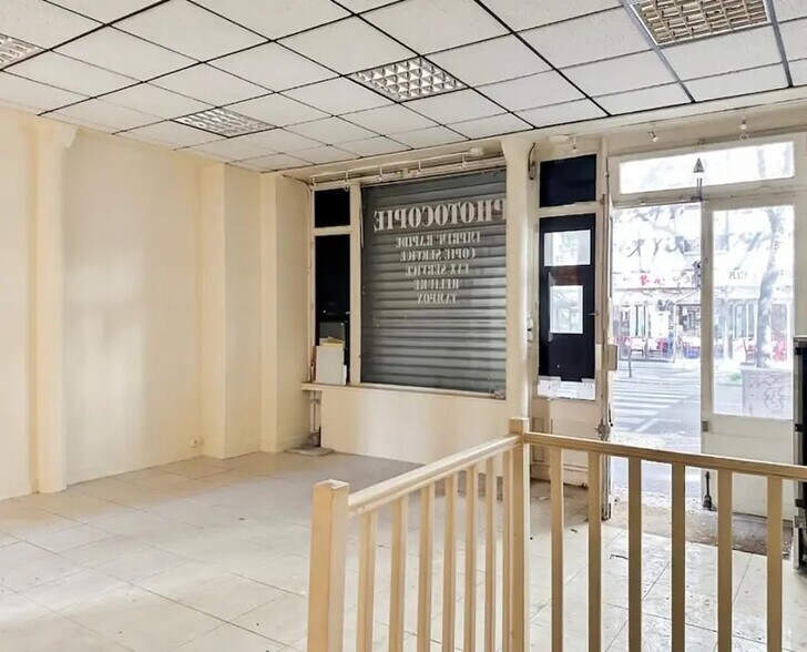 Local commercial dans Paris à vendre - Photo de l’immeuble – Image 1 sur 5