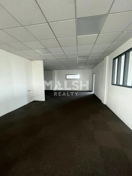 Bureau dans Roanne à louer - Photo de l’immeuble – Image 3 sur 11