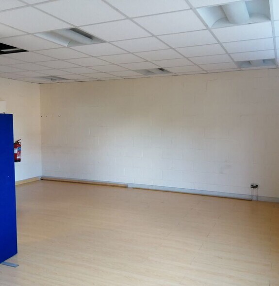 7-11 Kelvin Sq, Livingston à louer - Photo de l’immeuble – Image 3 sur 3