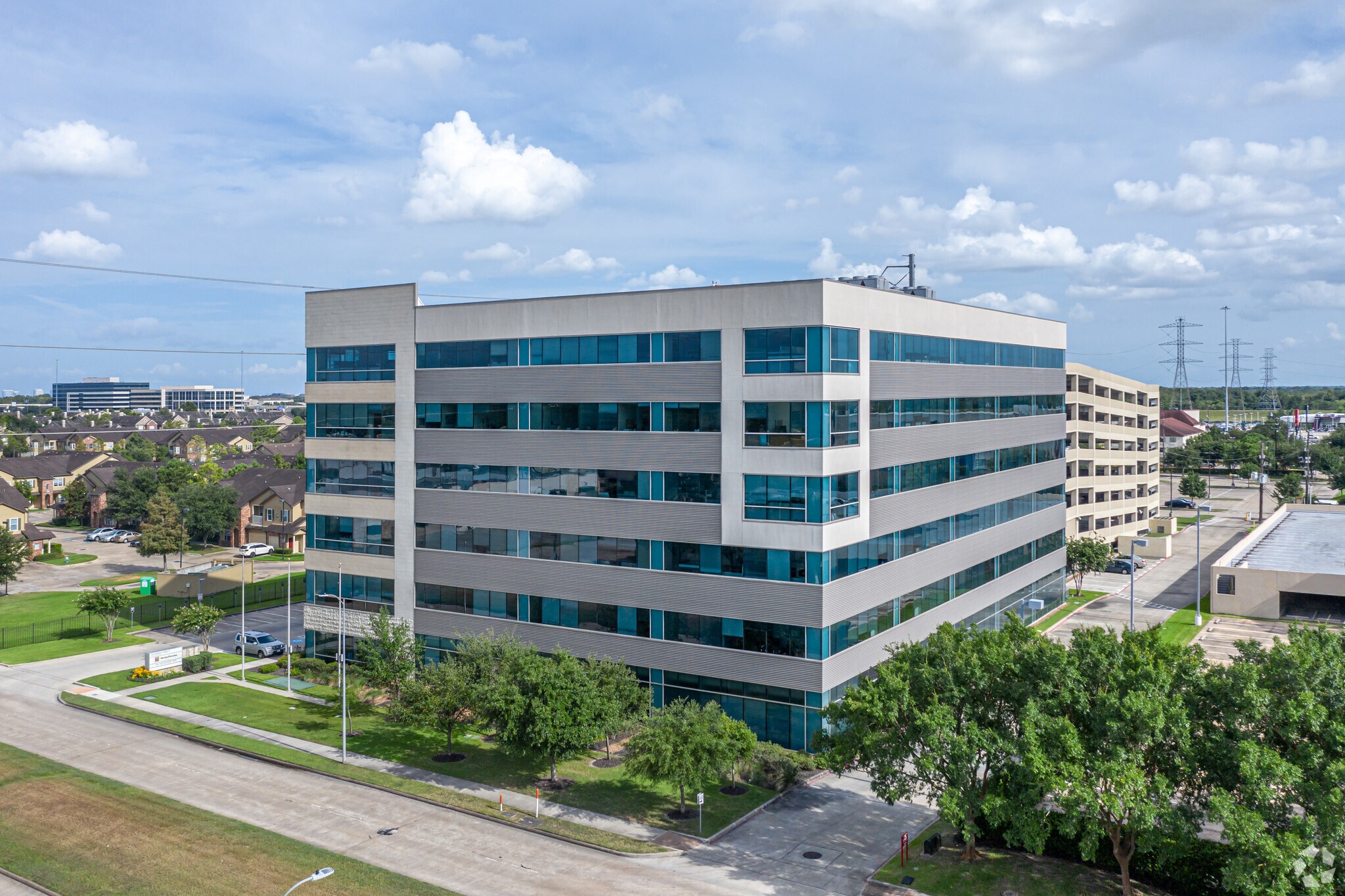 15721 Park Row, Houston, TX à louer Photo de l’immeuble– Image 1 sur 7