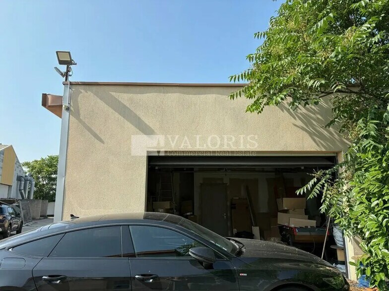 Bureau dans Chassieu à louer - Photo de l’immeuble – Image 3 sur 7