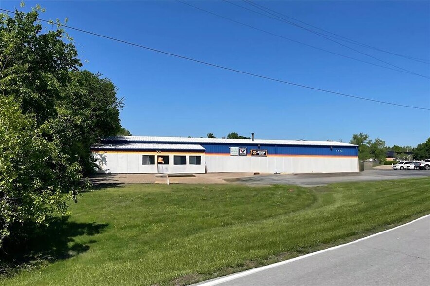 1502 SW Market St, Lees Summit, MO à vendre - Photo de l’immeuble – Image 1 sur 3